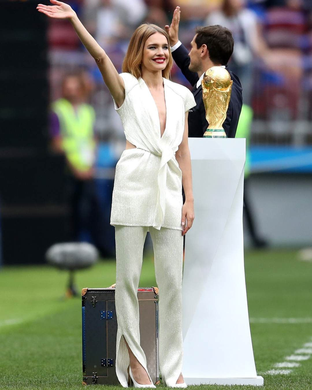 natalia vodianova louis vuitton copa do mundo 2018 look