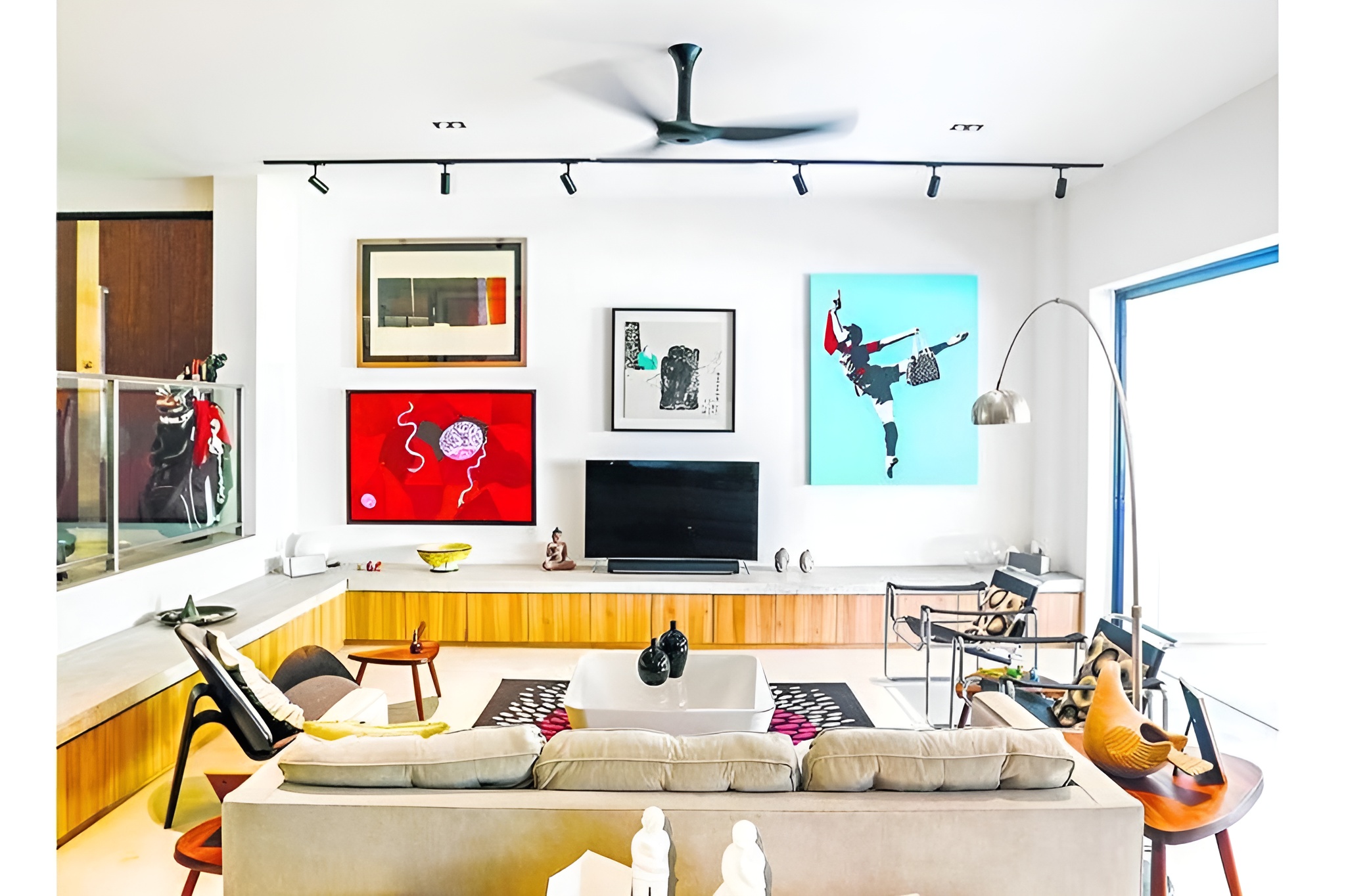 Como criar uma galeria de arte na decoração de casa