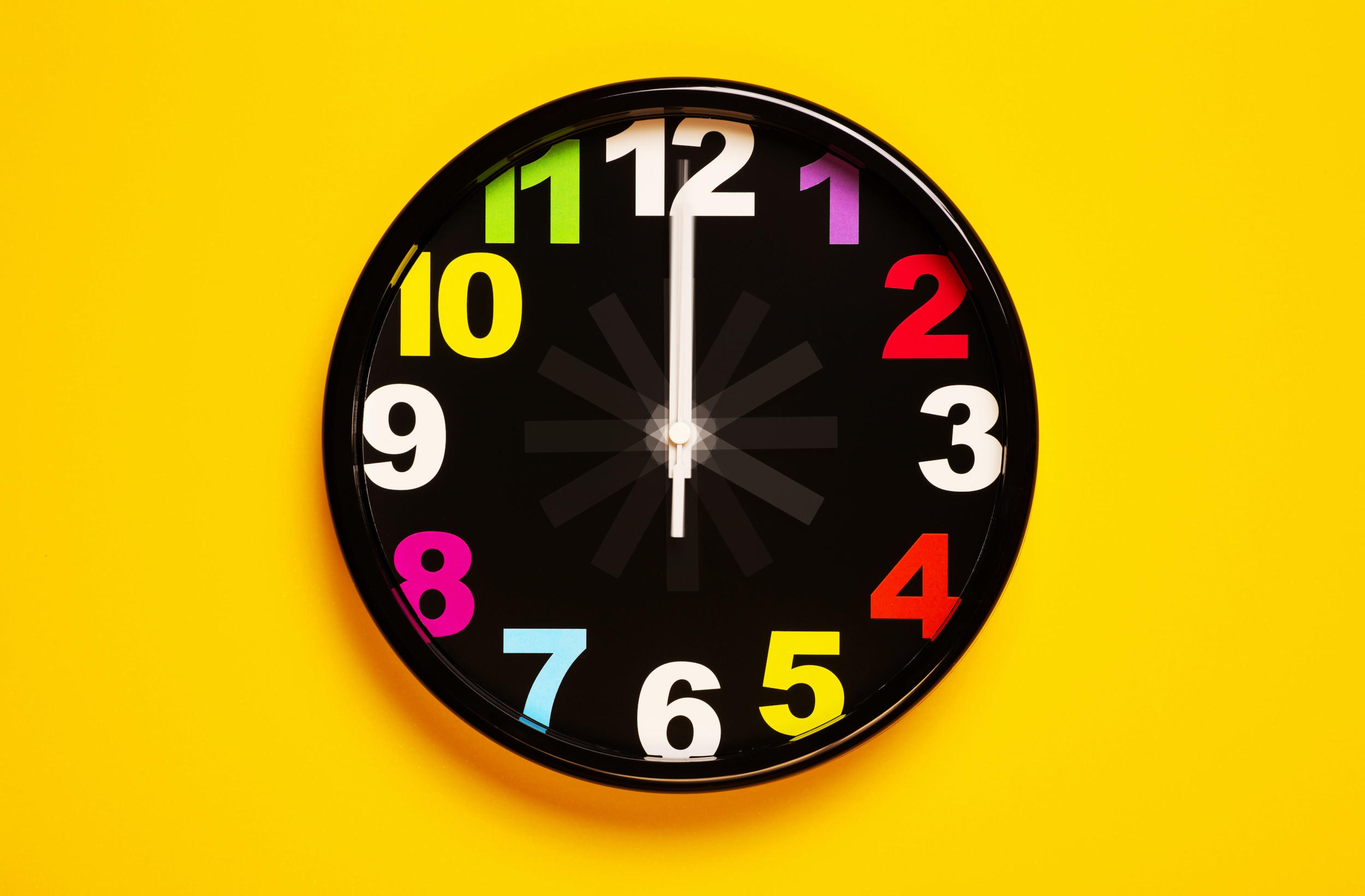 Calculadora gratuita e automática para fazer conta de diferença de horas, com minutos e segundos convertidos