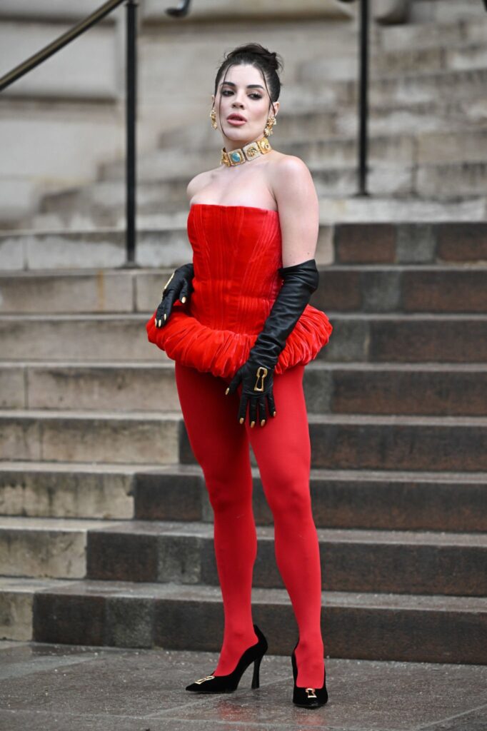 Looks da semana de moda de alta-costura de Paris, verão 2024: Gkay no desfile da Schiaparelli