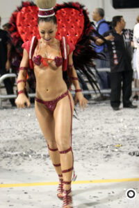 Carnaval da Sabrina Sato: fantasias e looks - madrinha da bateria da Gaviões da Fiel em 2010