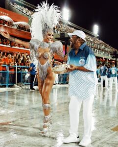 Carnaval da Sabrina Sato: fantasias e looks - rainha Vila Isabel em 2020