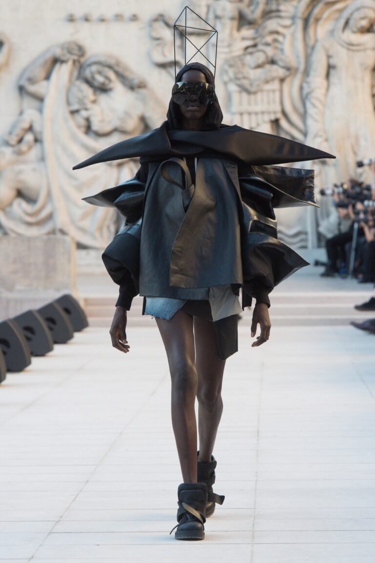 Conheça a trajetória do estilista Rick Owens, visionário na moda