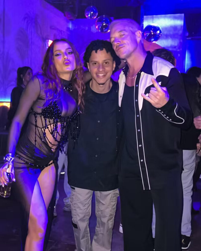 Anitta com Gabriel do Borel e Diplo na festa de aniversário de 31 anos, em Miami