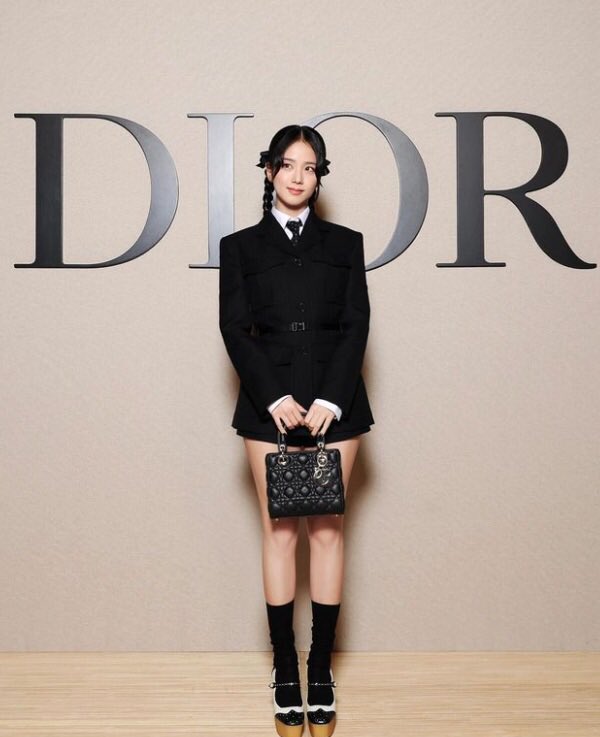 Blackpink na Paris Fashion Week inverno 2024: Jisoo, na Dior