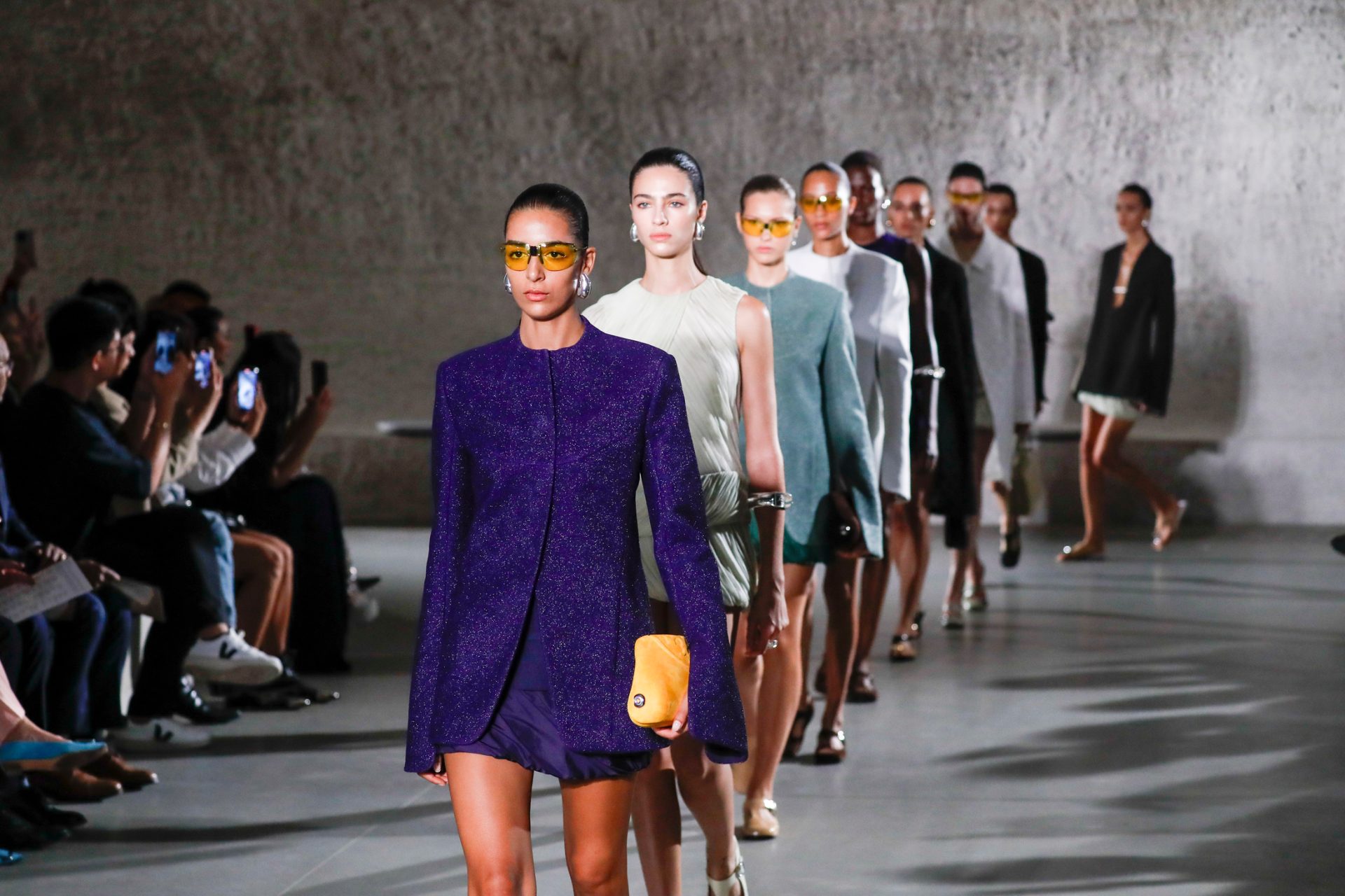 New York Fashion Week verão 2025: programação de desfiles da semana de moda, tendências