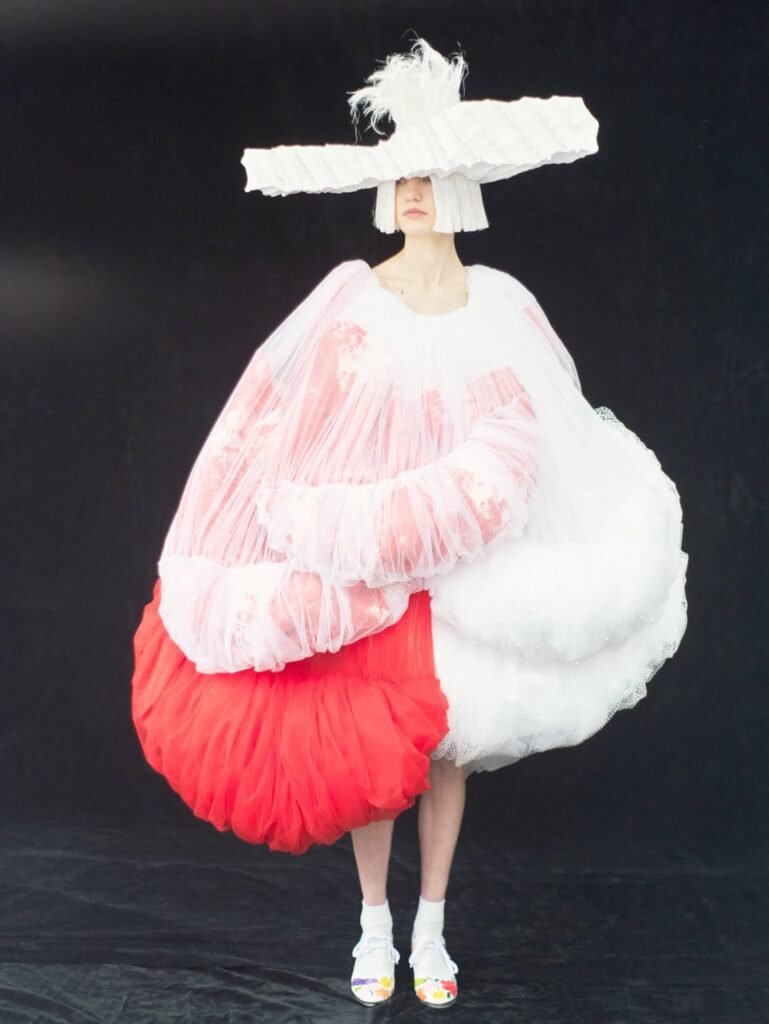 Comme des Garços inaugura loja no Brasil, conheça a história da marca de Rei Kawakubo