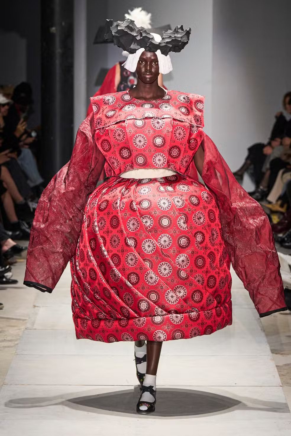 Conheça a história da Comme des Garçons, que abre loja no Brasil